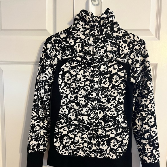 Lululemon zip up cowl neck sweatshirt size 4 - Picture 5 of 7